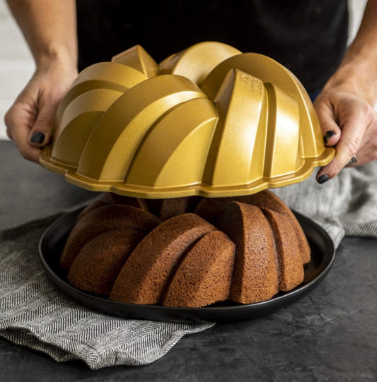MOLDE NORDIC WARE BRAIDED BUNDT PAN